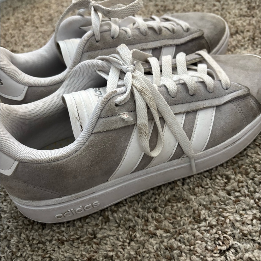 Adidas White and Gray Casual Sneakers Size 8.5